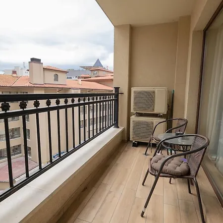 Apartamento Golden Sands Luxury Beachside Self-Catering Apartment With Pool Access